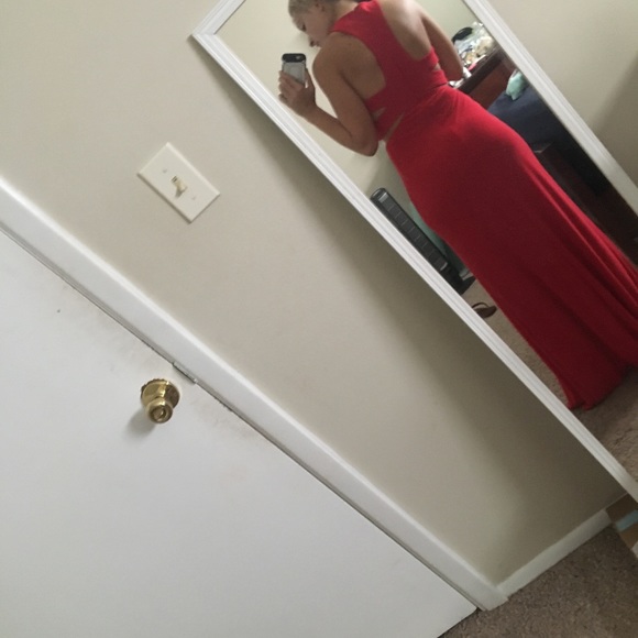 Red Gianni Bini Gown size 6 - Picture 4 of 4